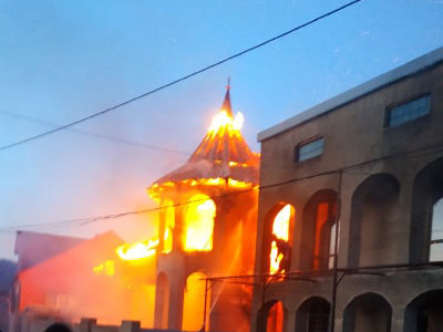 На Рахівщині гасили пожежу в будинку (ФОТО)