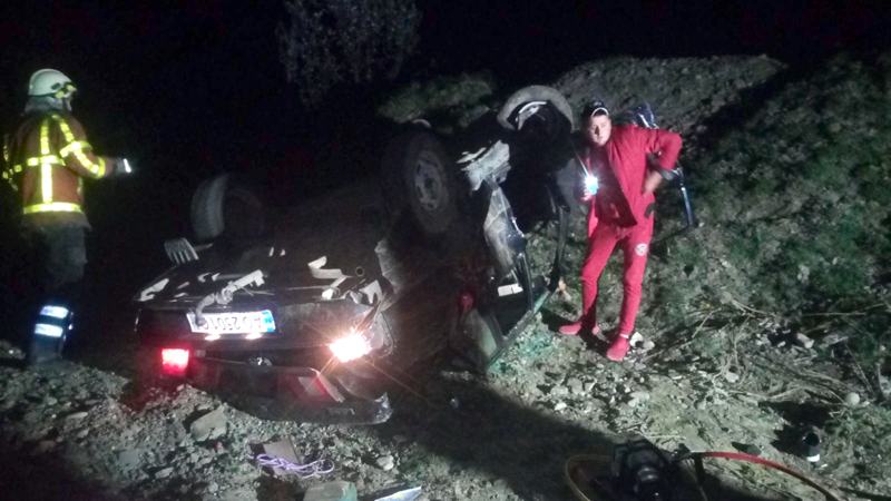 На Хустщині ВАЗ перекинувся у кювет, водій та пасажир – із травмами в лікарні
