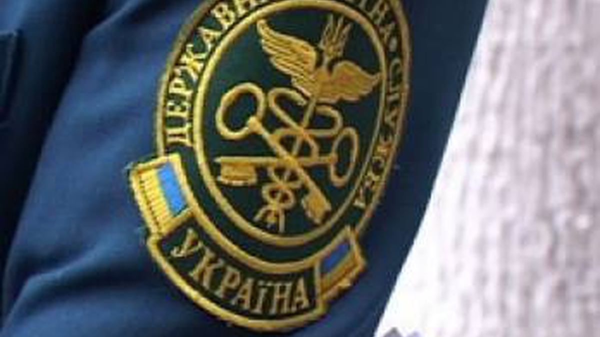 Інспектору митниці на Закарпатті повідомили про підозру через сприяння в несплаті митних платежів на суму 205 тис грн
