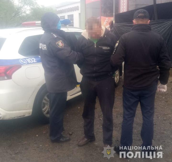 Під час конфлікту у Порошкові на Перечинщині зять зарізав тестя і намагався втекти на авто (ФОТО)
