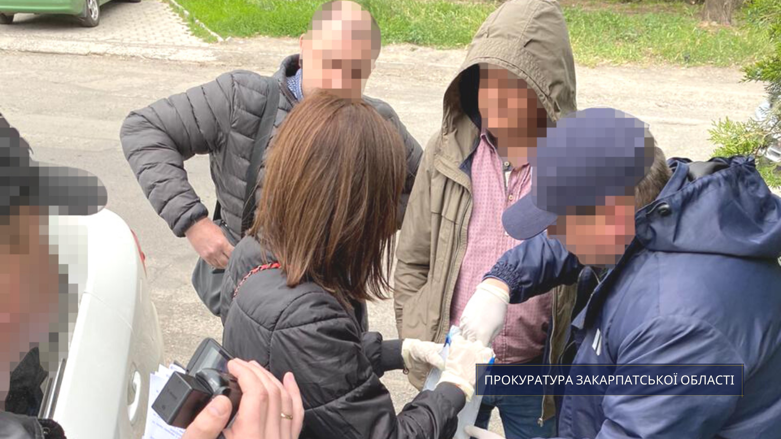 На Закарпатті затримали податківця при отриманні 2 тис дол хабара (ФОТО)