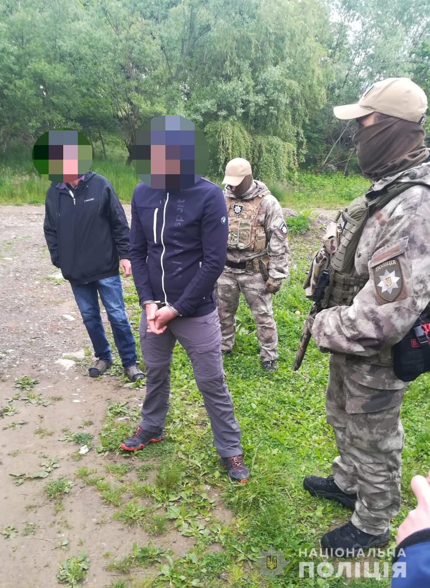 На Закарпатті затримали чоловіка, що разом зі спільником викрав у підприємця понад 1 млн грн та ювелірні вироби (ФОТО, ВІДЕО)