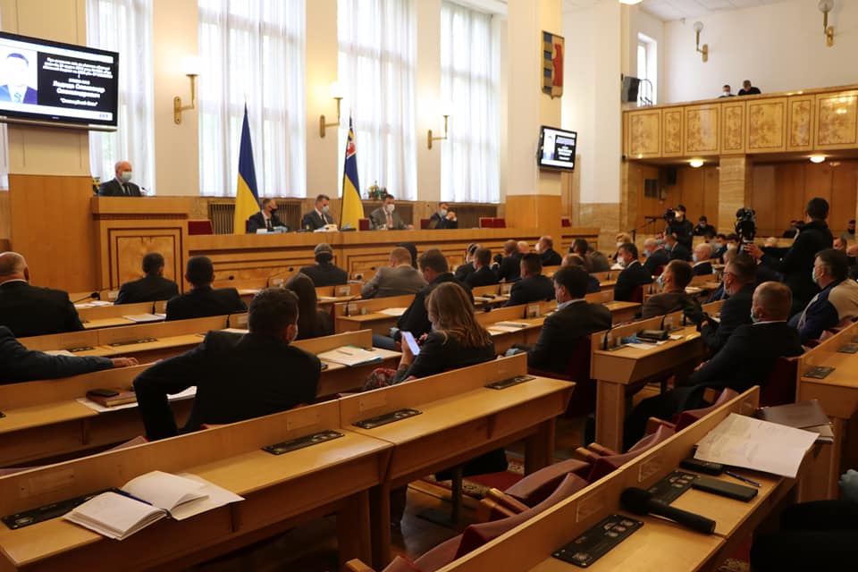 На відновлення покрівлі Іршавської райлікарні передбачили 500 тис грн з обласного бюджету, на ПЛР-тестування – 1 млн 200 тис грн