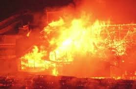 Учора на Воловеччині на трасі горів автомобіль, а в Ясінях - будинок