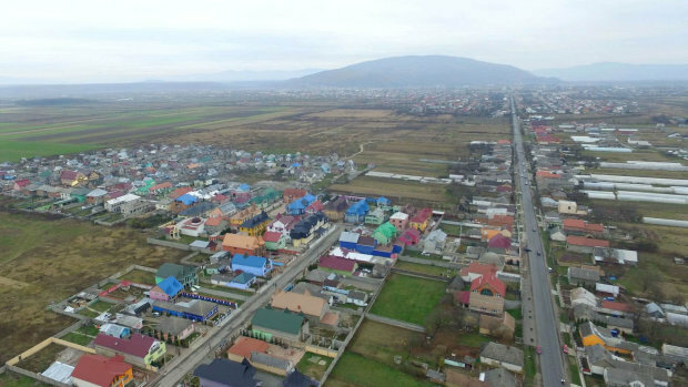 У циганському таборі Підвиноградова виявили перший випадок зараження COVID-19