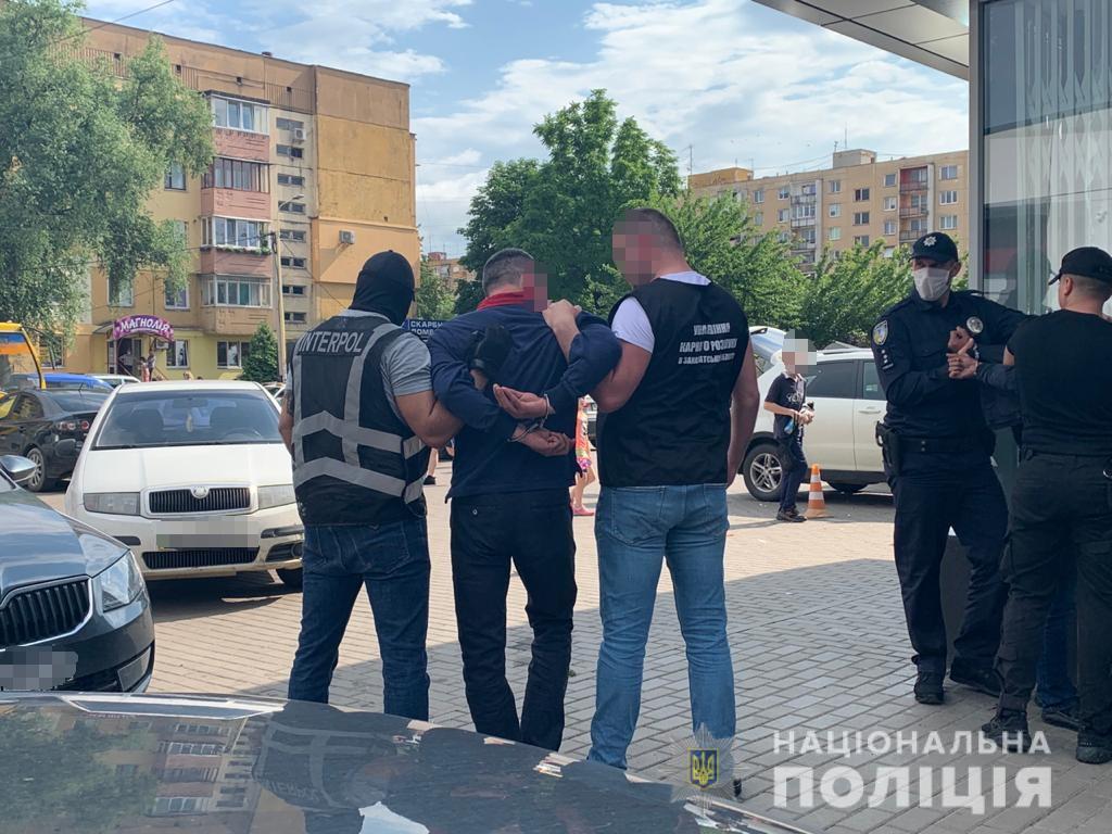 На Закарпатті затримали іноземця, розшукуваного Інтерполом за шахрайство (ФОТО)
