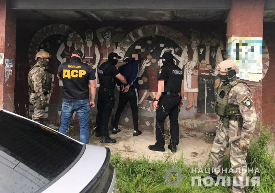 На Закарпатті за вимагання затримали двох чоловіків (ФОТО)