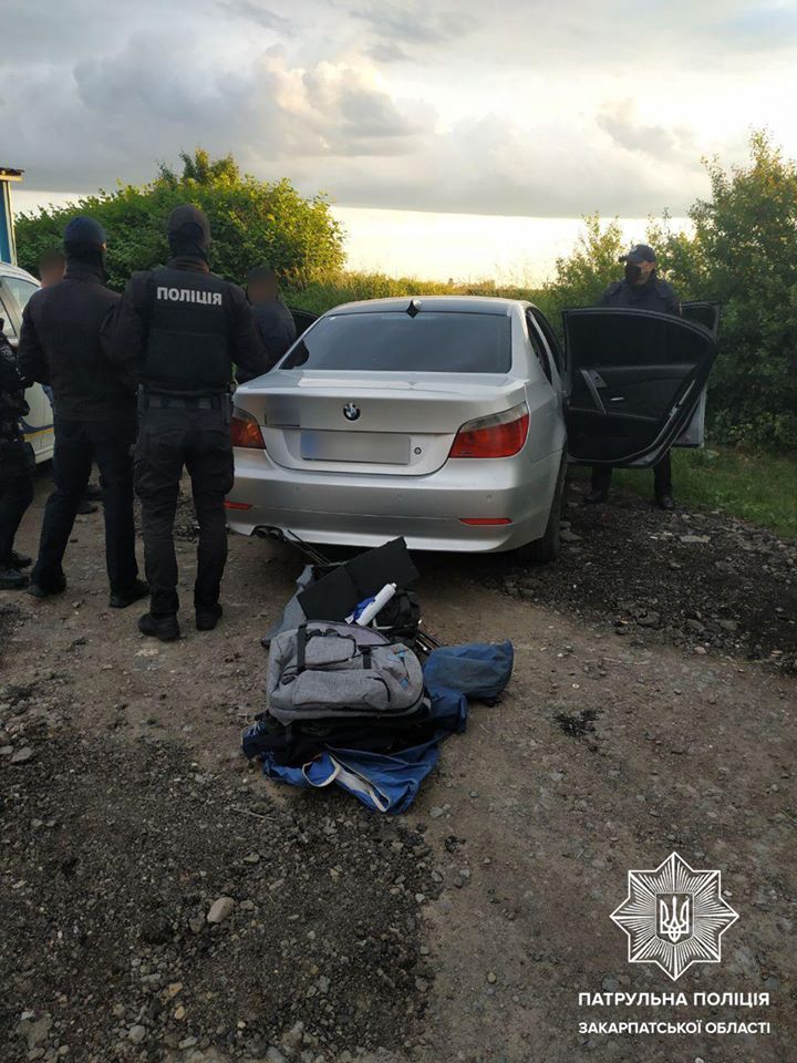 На КПП "Тиса" на Закарпатті затримали водія, котрий під час конфлікту з водієм вантажівки стріляв у повітря (ФОТО)