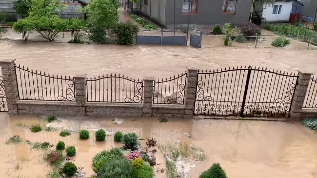 Вулицями Приборжавського на Іршавщині пронісся селевий потік (ВІДЕО)