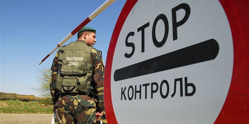 На Закарпатті за добу подорожувальники двічі намагалися хабарами "вирішити проблеми" на кордоні