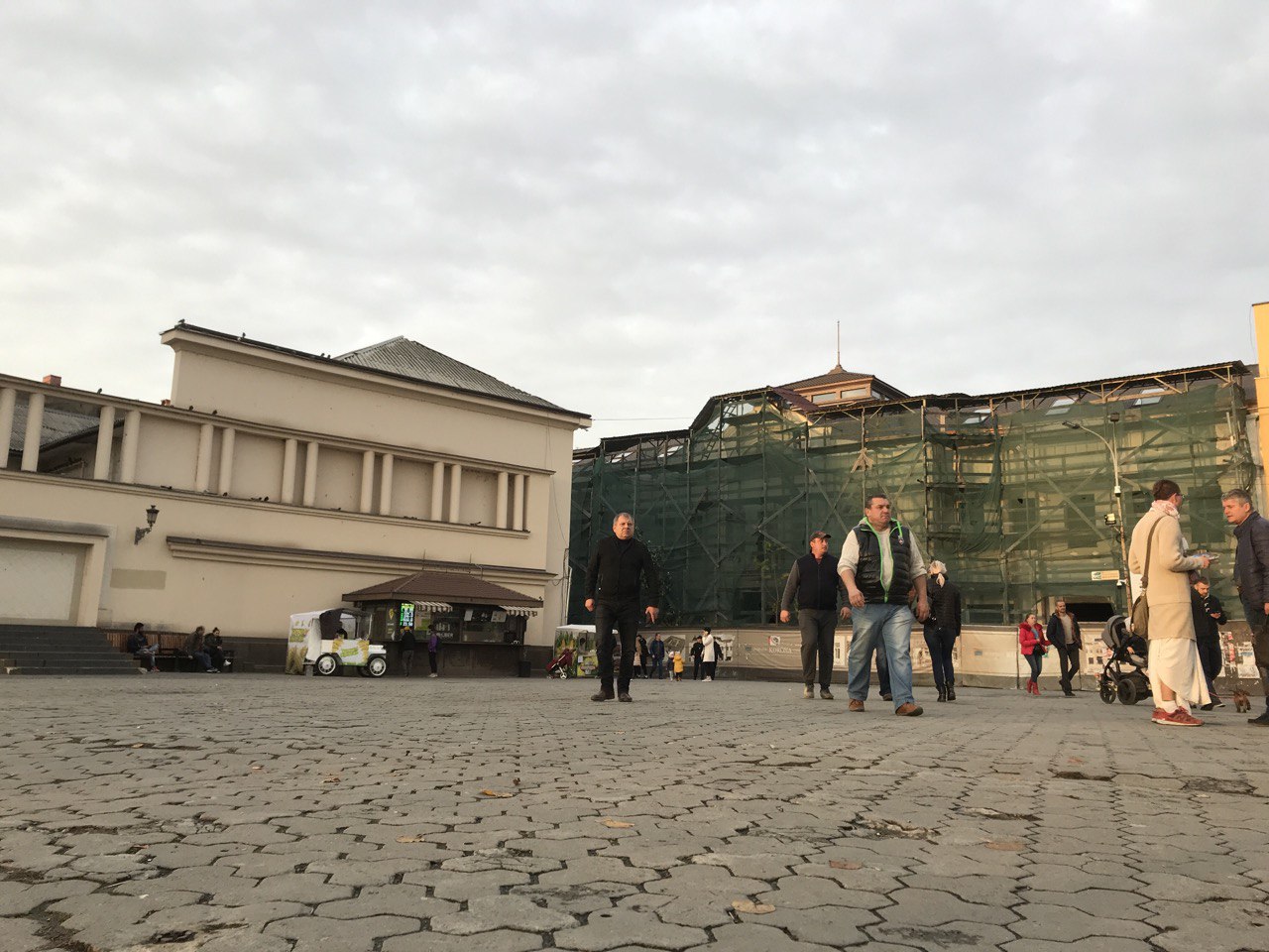 Господарський суд Закарпатської області зупинив провадження щодо тлумачення договору продажу "Корони"