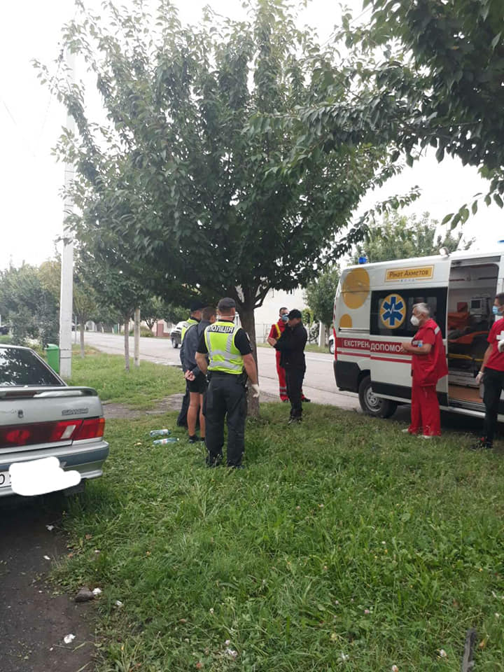 У Мукачеві водій, якому стало зле за кермом, врізався в огорожу будинку (ФОТО)