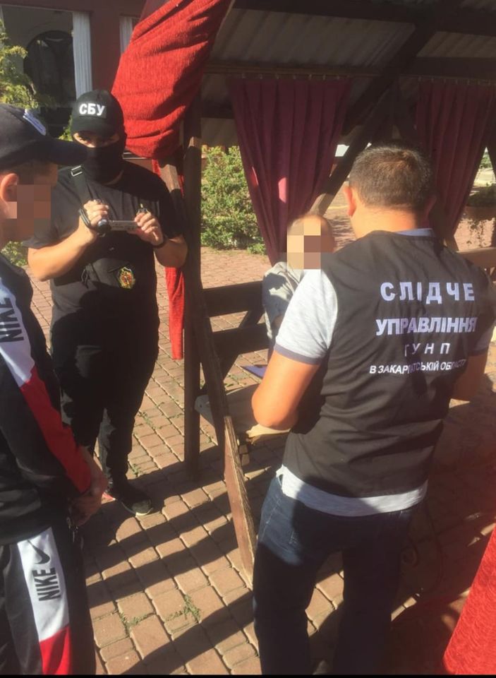 На Закарпатті погоджено підозру посадовцю обласного управління Держгеокадастру в отриманні хабара