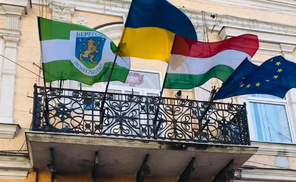 "Окрема група депутатів" Берегівської ОТГ намагається під виглядом "молитви" протягти виконання на "окремих" сесіях гімну Угорщини (ДОКУМЕНТИ)