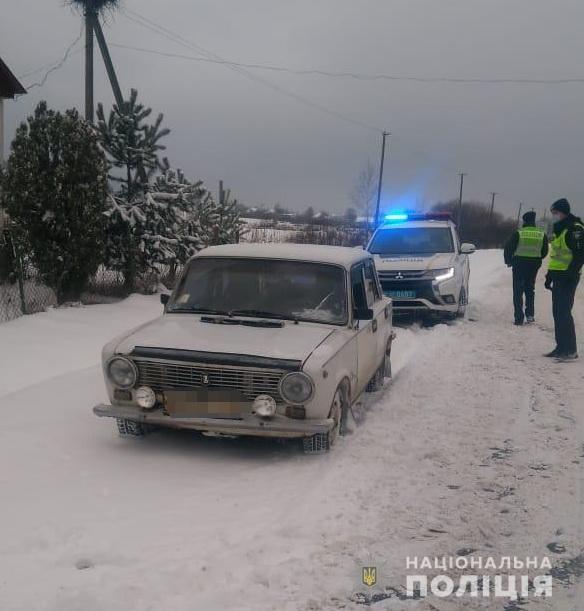 На Перечинщині, поки водій прогрівав свій ВАЗ, ужгородець викрав авто і покинув уже за 2 км (ФОТО)