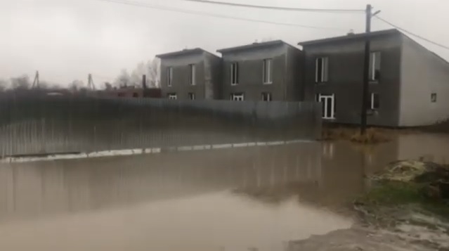 ВІДЕОФАКТ. Біля Ужгорода підтопило мікрорайон Підлипники Оноківської ОТГ