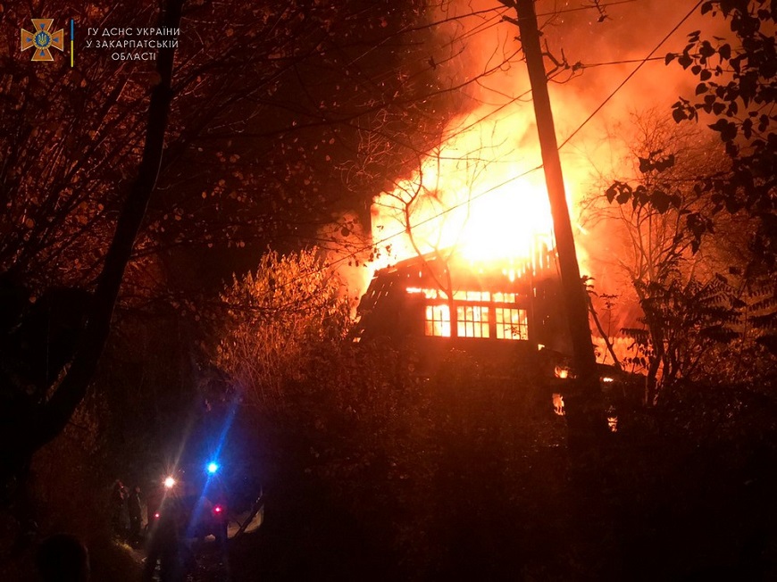 У Рахові в пожежі загинула 86-річна жінка (ФОТО)