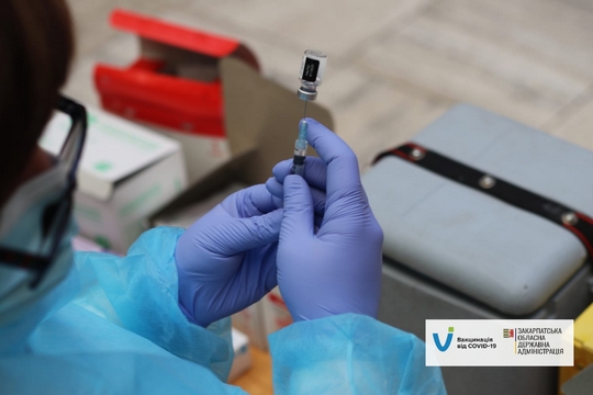 Упродовж п'яти днів на Закарпатті від коронавірусу щепилися майже 25 тисяч людей
