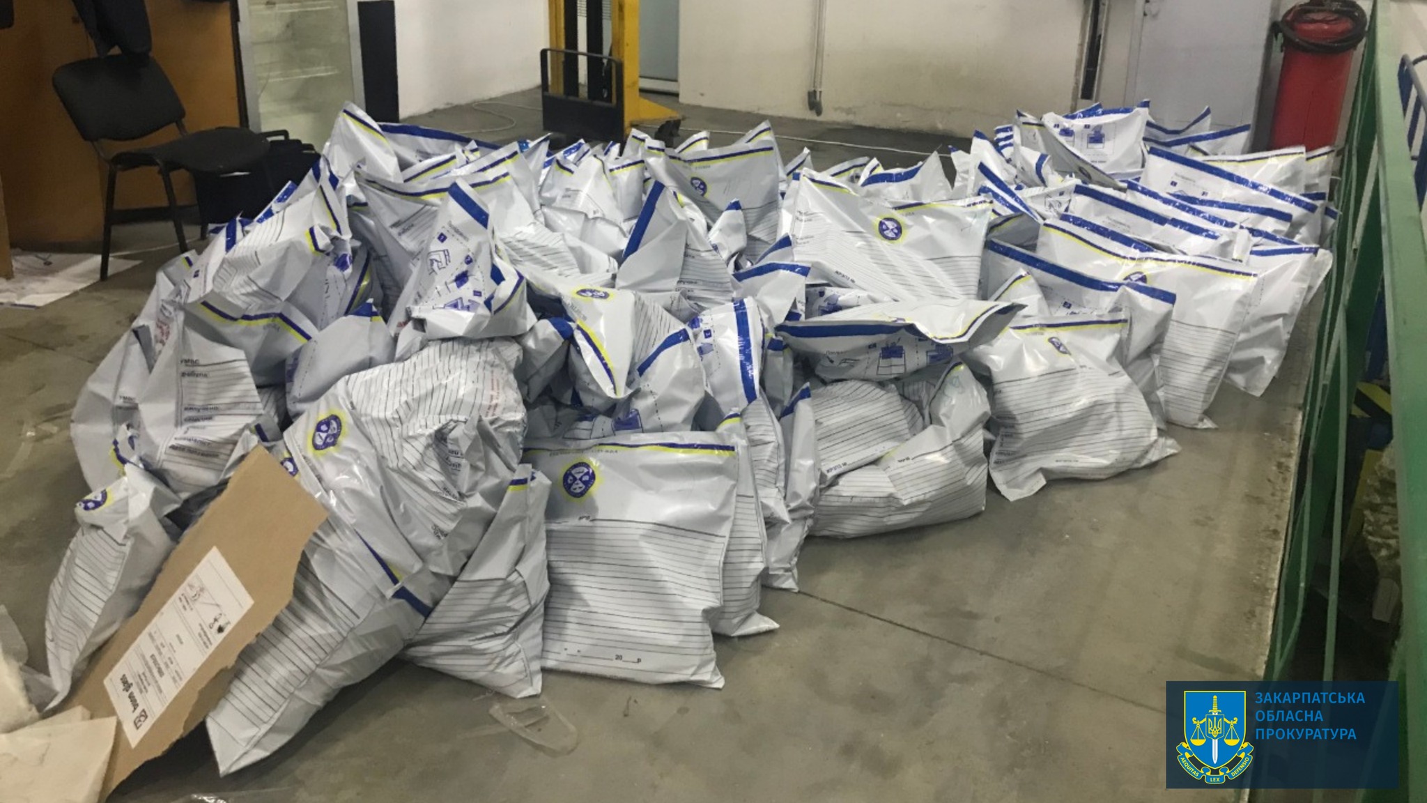 За контрабанду партії героїну у 221 кг на Закарпатті до 9 років ув’язнення засуджено іноземця (ФОТО)