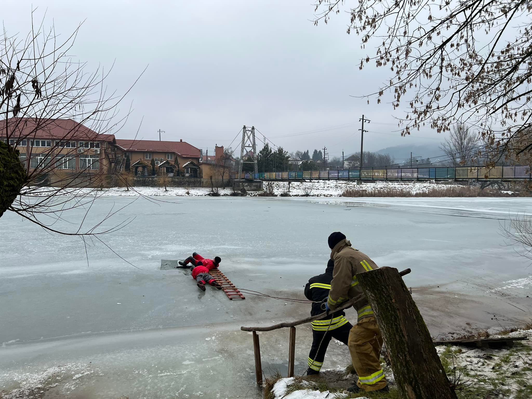 Закарпатські "надзвичайники" отримали обладнання для порятунку на воді (ФОТО)