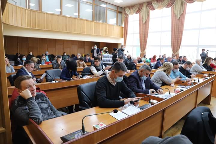 Під тиском громадськості депутати Ужгорода відмінили "дерибан" ще 5 ділянок на території військового кладовища
