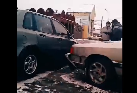 В Ужгороді зіткнулися два легковики (ВІДЕО)