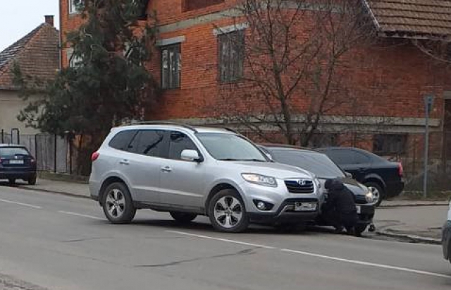 ФОТОФАКТ. У Мукачеві зіткнулися дві автівки