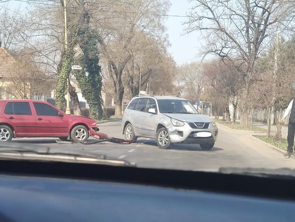 ФОТОФАКТ. В Ужгороді зіткнулися дві автівки