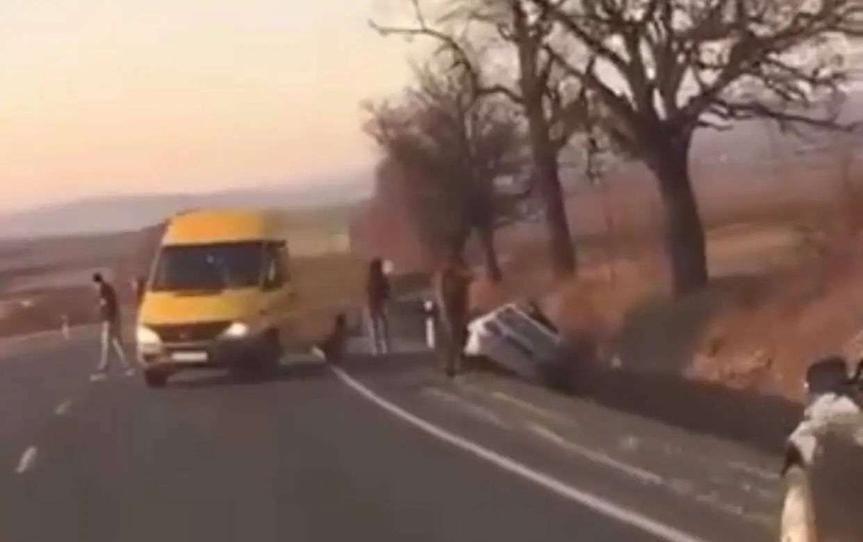 У Кам'янському на Берегівщині авто опинилося у кюветі (ВІДЕО)
