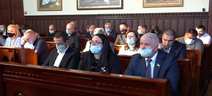 У Мукачеві комунальне підприємство вироблятиме з автошин резинове покриття для дитячих майданчиків (ВІДЕО)
