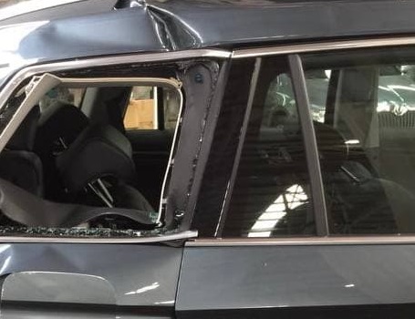 Голові земельної комісії Ужгородської міськради Мильо невідомі побили та порубали кросовер