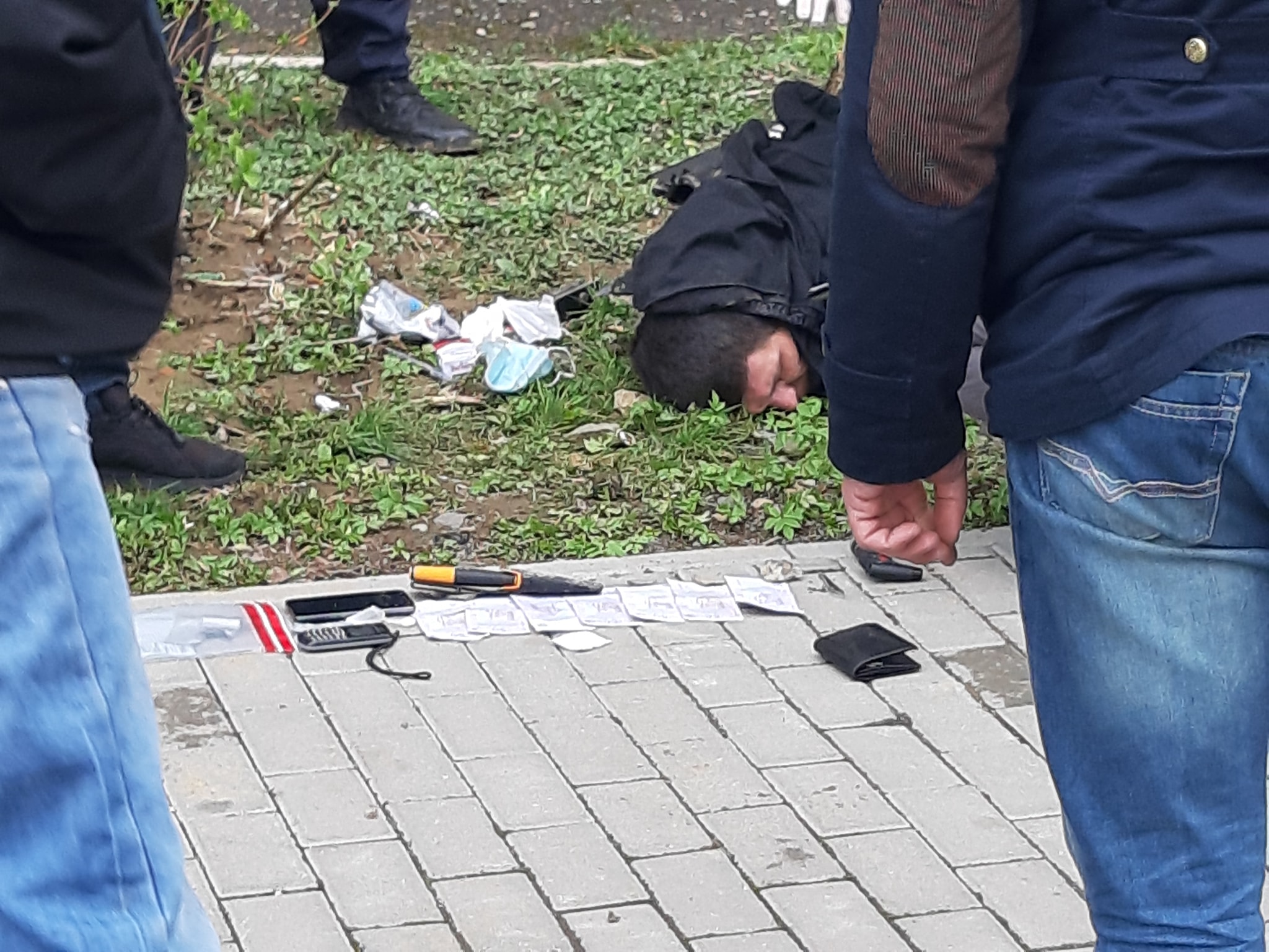 ФОТОФАКТ. В Ужгороді поліція "накрила" наркопритулок