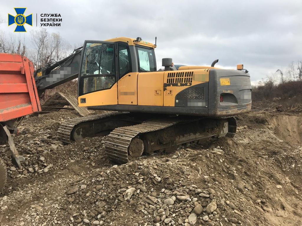 На Закарпатті заблокували нелегальний видобуток корисних копалин на понад 1 млн грн (ФОТО)