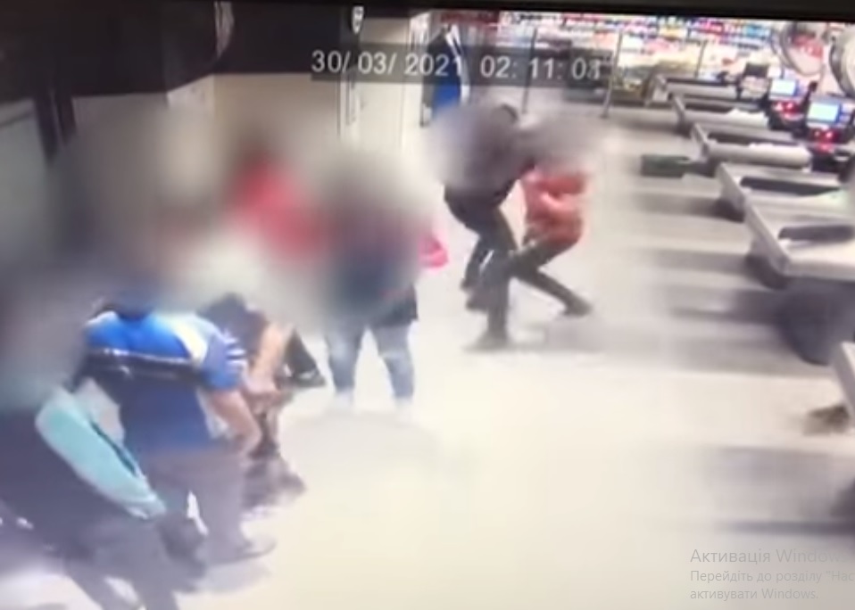 У Берегові розшукали підлітків, які побили ветерана АТО (ФОТО, ВІДЕО)