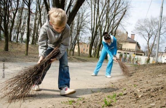 В Ужгороді влаштують дводенне загальне весняне прибирання