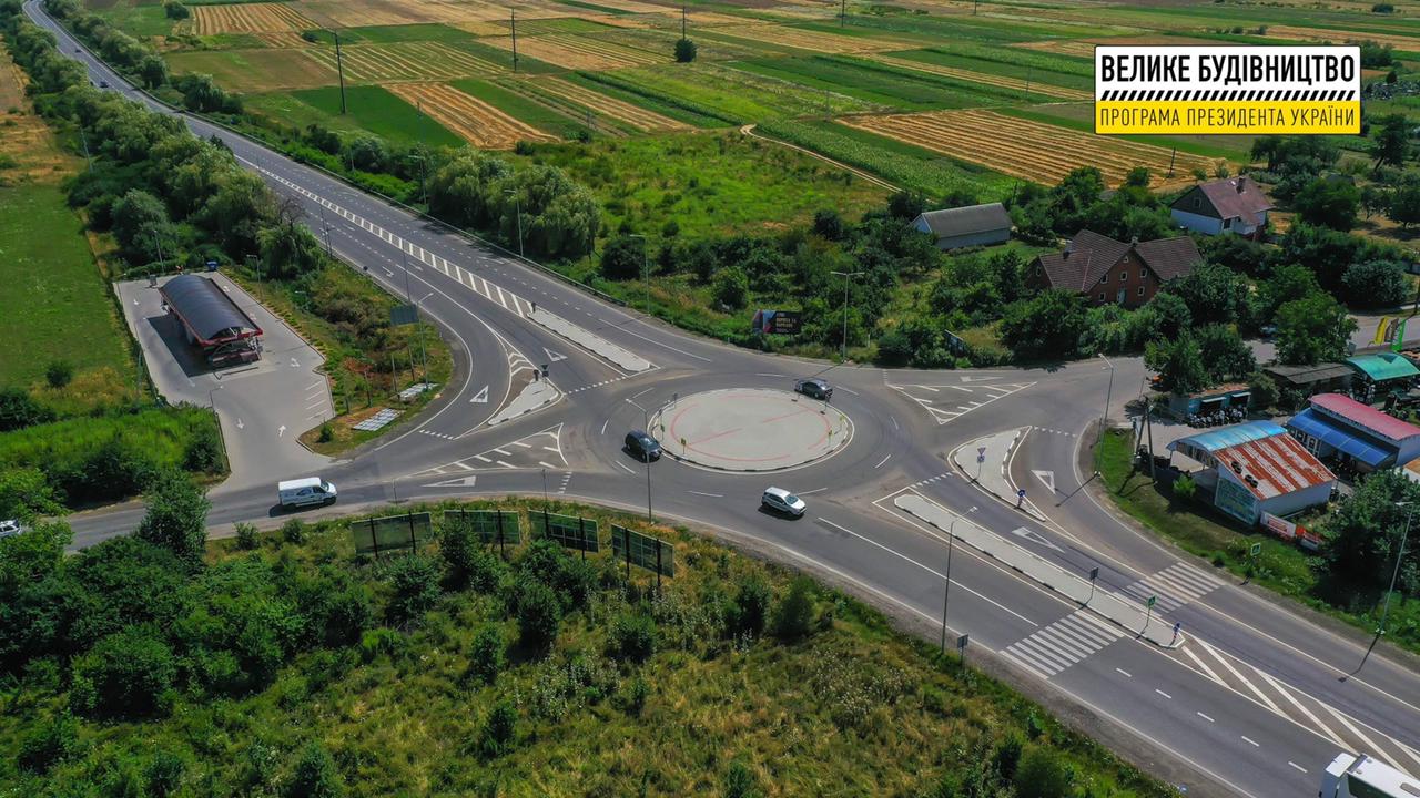 На Закарпатті завершили ремонт дороги в селі Кінчеш (ФОТО)