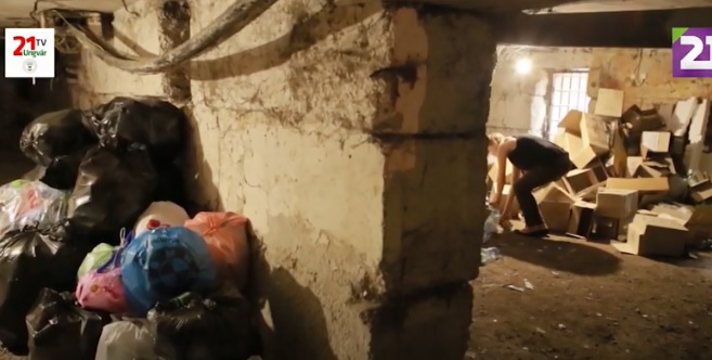 Мешканка Ужгорода облаштувала у підвалі багатоповерхівки мінісортувальну станцію (ВІДЕО)