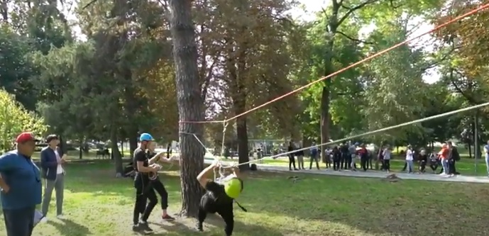 Учні шкіл Мукачева змагалися на щорічній спартакіаді з туризму (ВІДЕО)