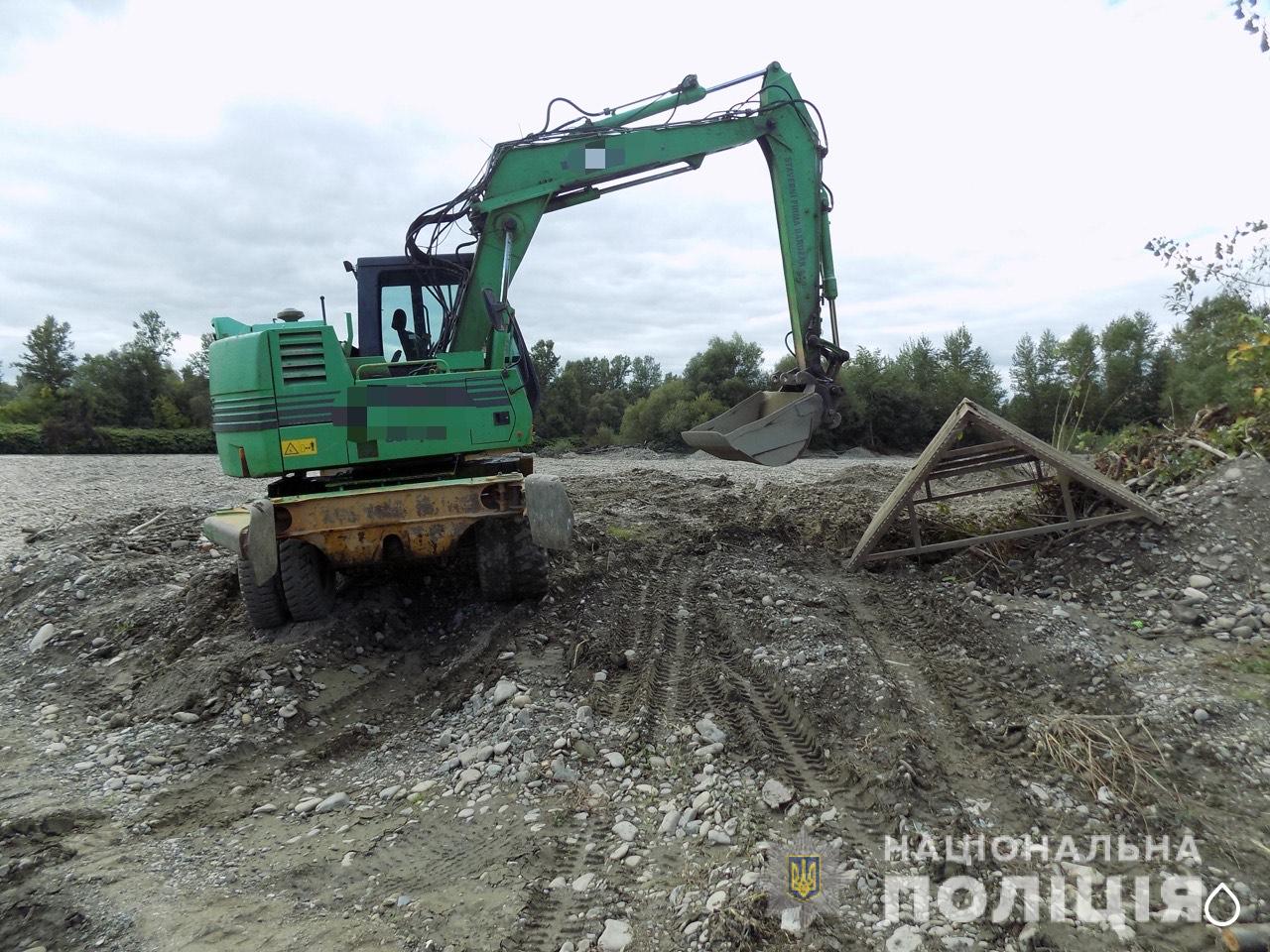 На Хустщині зупинили незаконний видобутк піщано-гравійної суміші з Тиси (ФОТО)