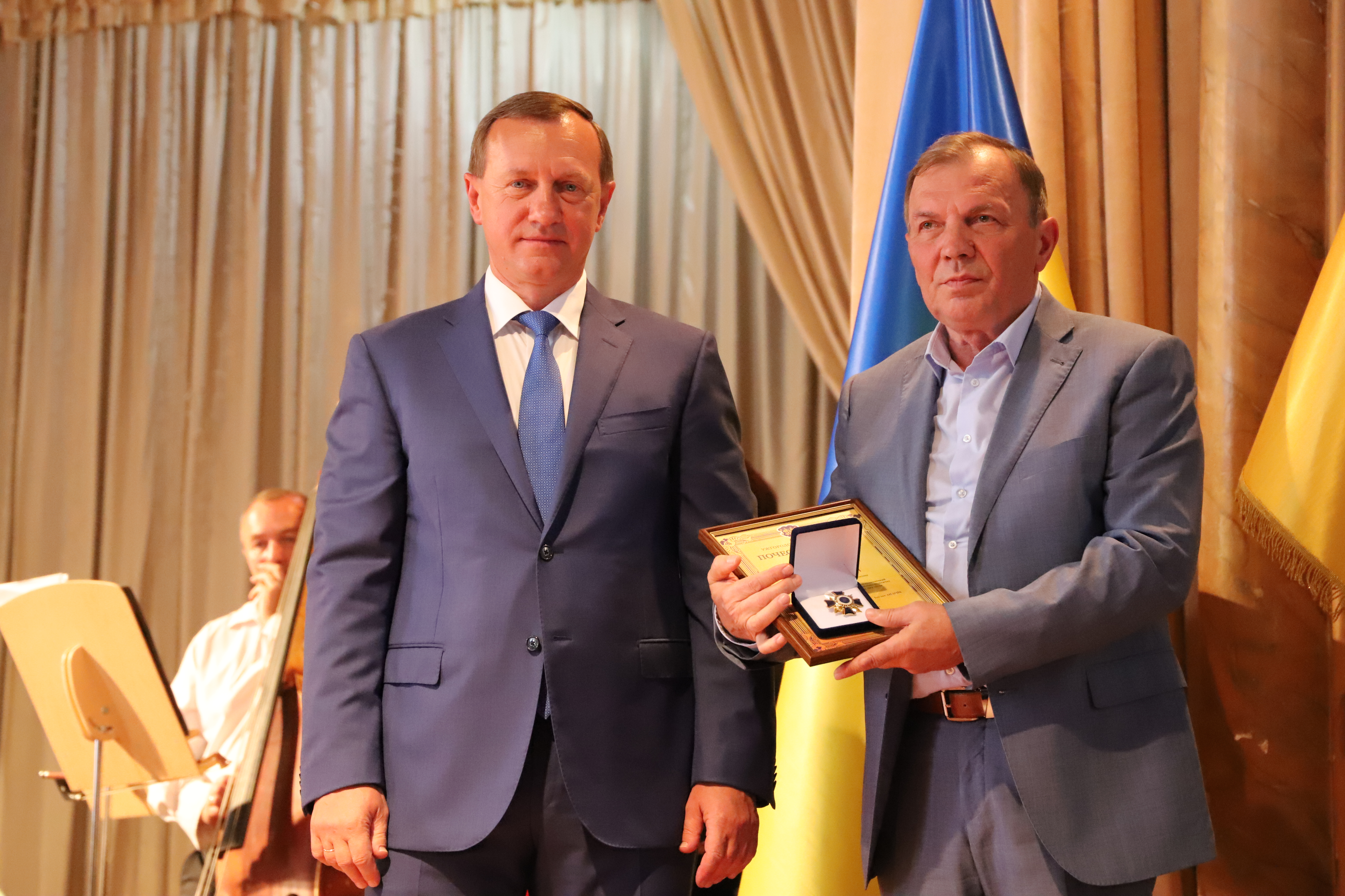 На міському Вічі до Дня Ужгорода представили нових Почесних громадян і лауреатів "Почесної відзнаки Ужгородської міської ради" (ФОТО)
