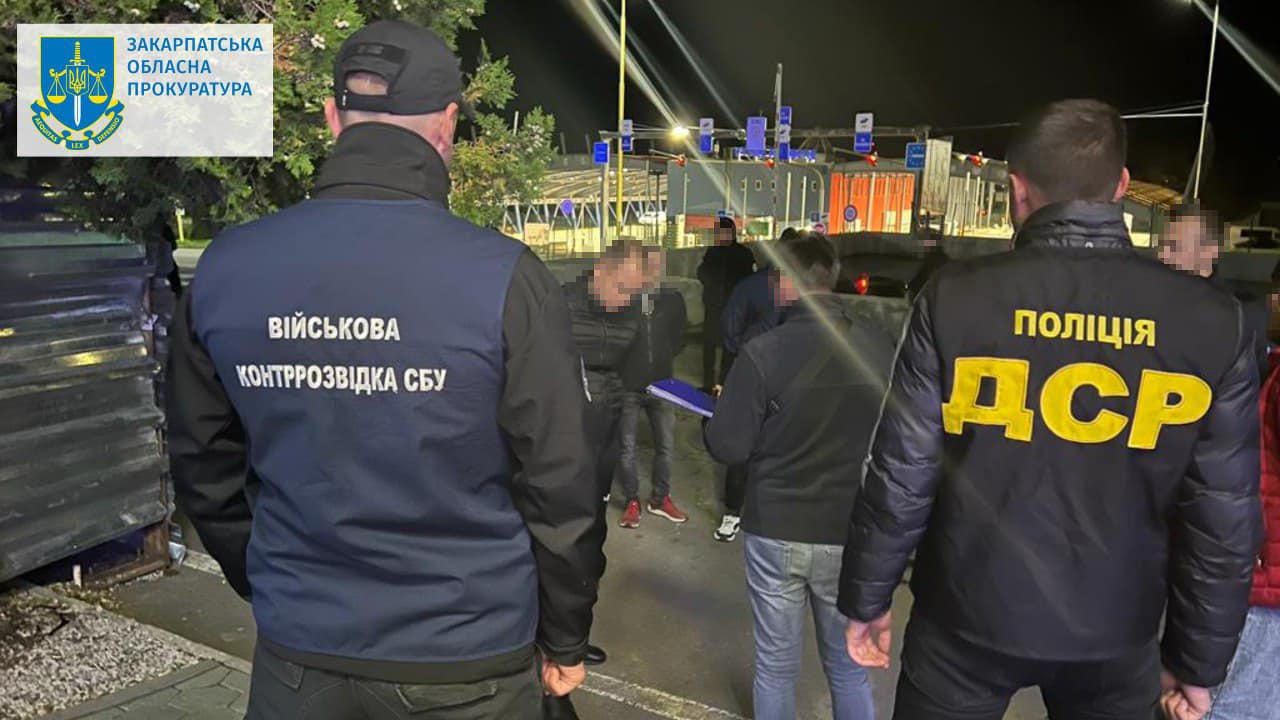 На Закарпатті адвокатку підозрюють у переправленні чоловіків через кордон під видом перевізників гуманітарних вантажів (ФОТО)