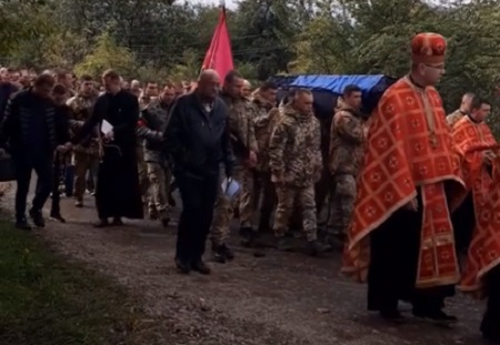 На Тячівщині попрощалися з полеглим Героєм Віталієм Бенчаком (ВІДЕО)