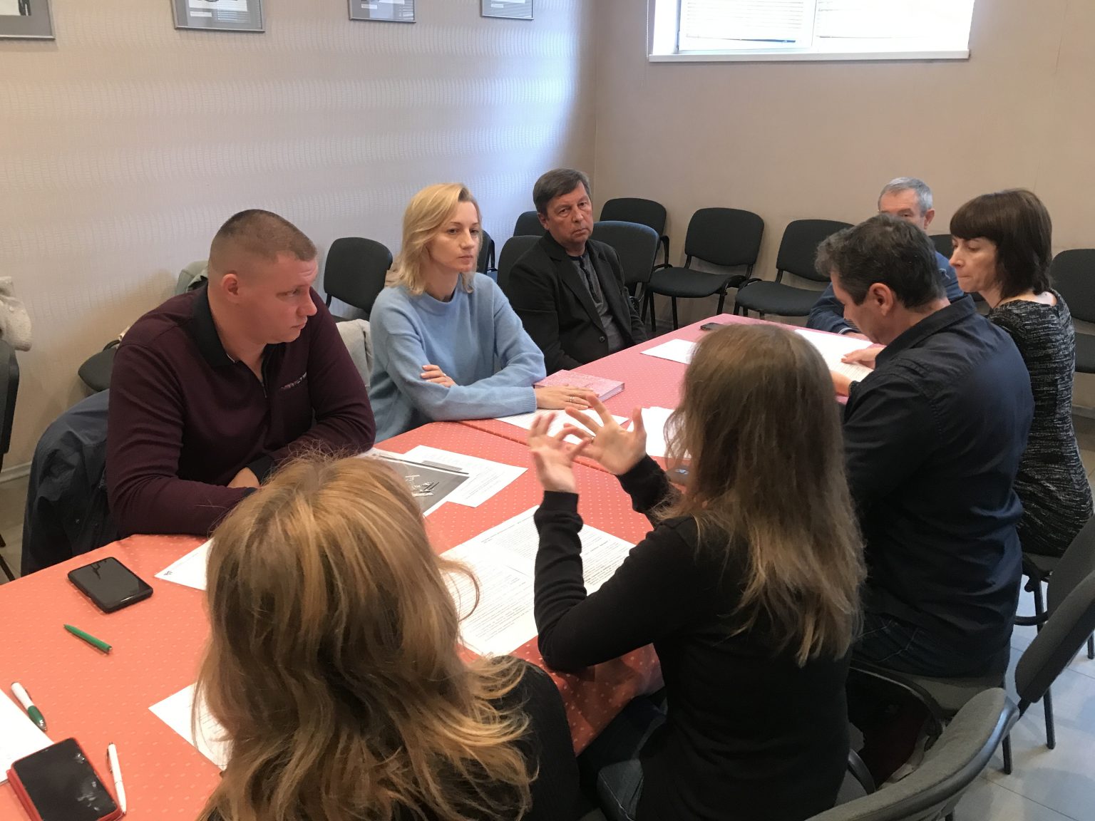 В Ужгороді обговорювали проблемні питання регіональної політики у сфері управління відходами в області (ФОТО)