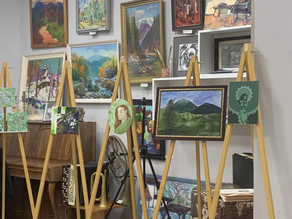 У Мукачеві відкрили виставку юної мисткині Аліни Станкович (ФОТО)
