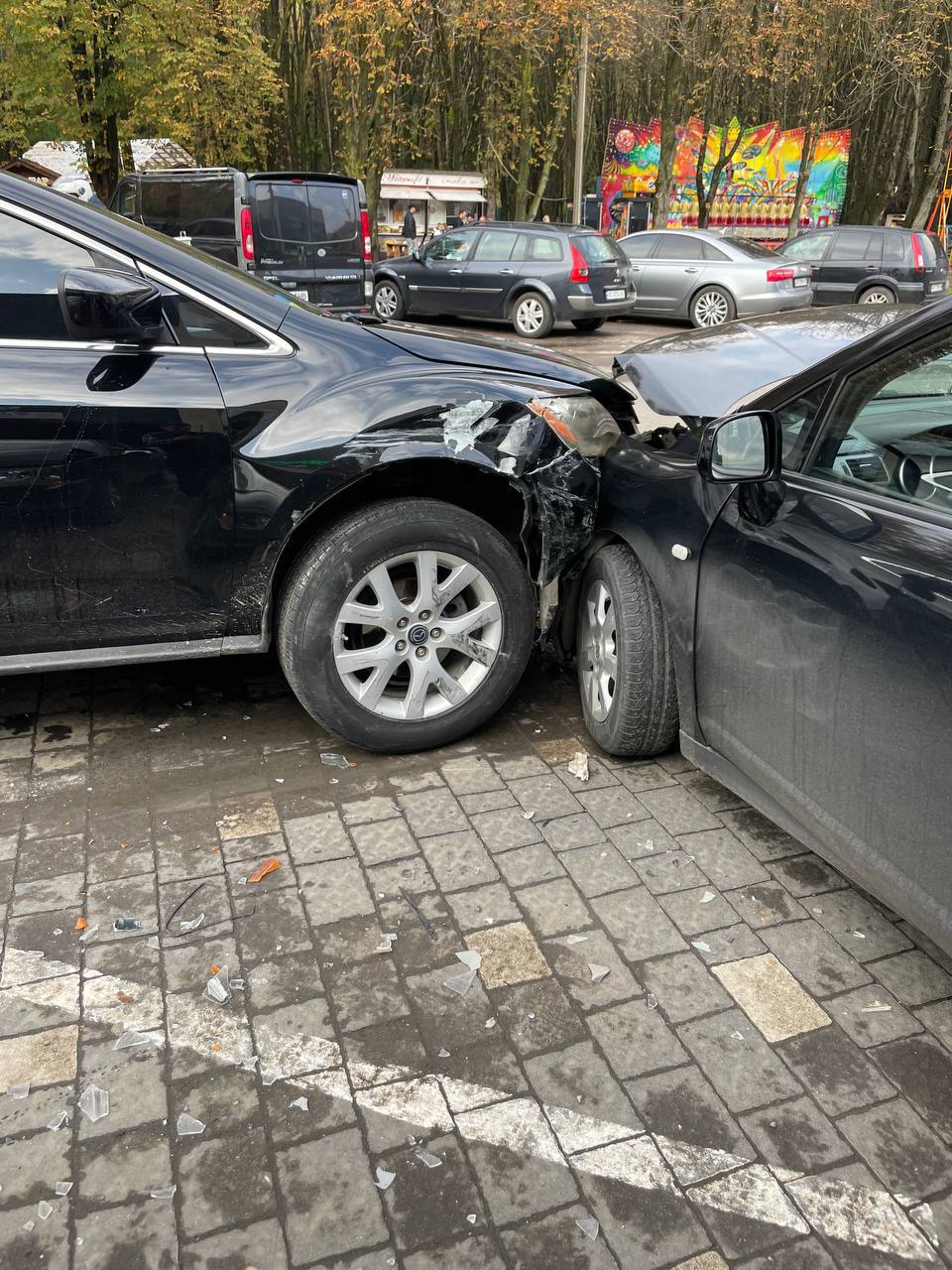 ФОТОФАКТ. В Ужгороді сталася ДТП за участі одразу 6 автівок