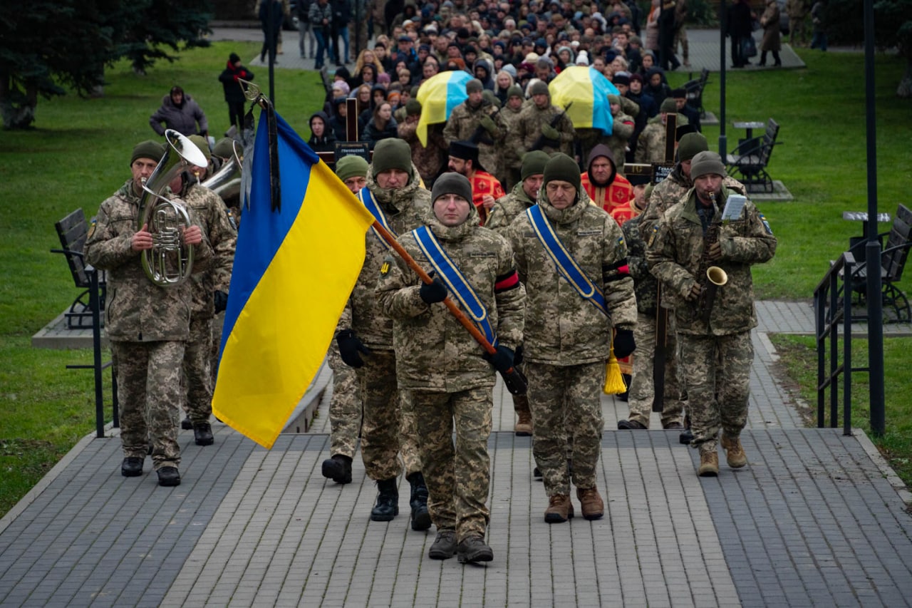 В Ужгороді прощалися з двома полеглими у війні Героями: Олегом Губалем та Олегом Гричущенком (ФОТО)