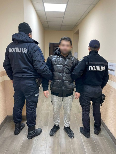 На Мукачівщині чоловік побив односельця та відібрав у нього гроші (ФОТО)