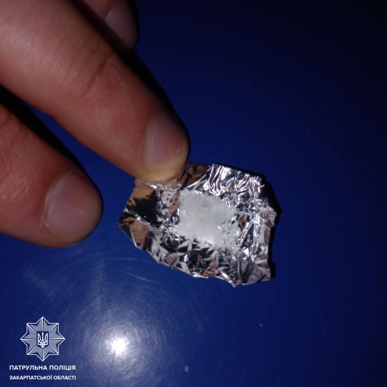 За минулу ніч у Мукачеві двічі виявляли нетверезих водіїв, які перевозили наркотики (ФОТО)