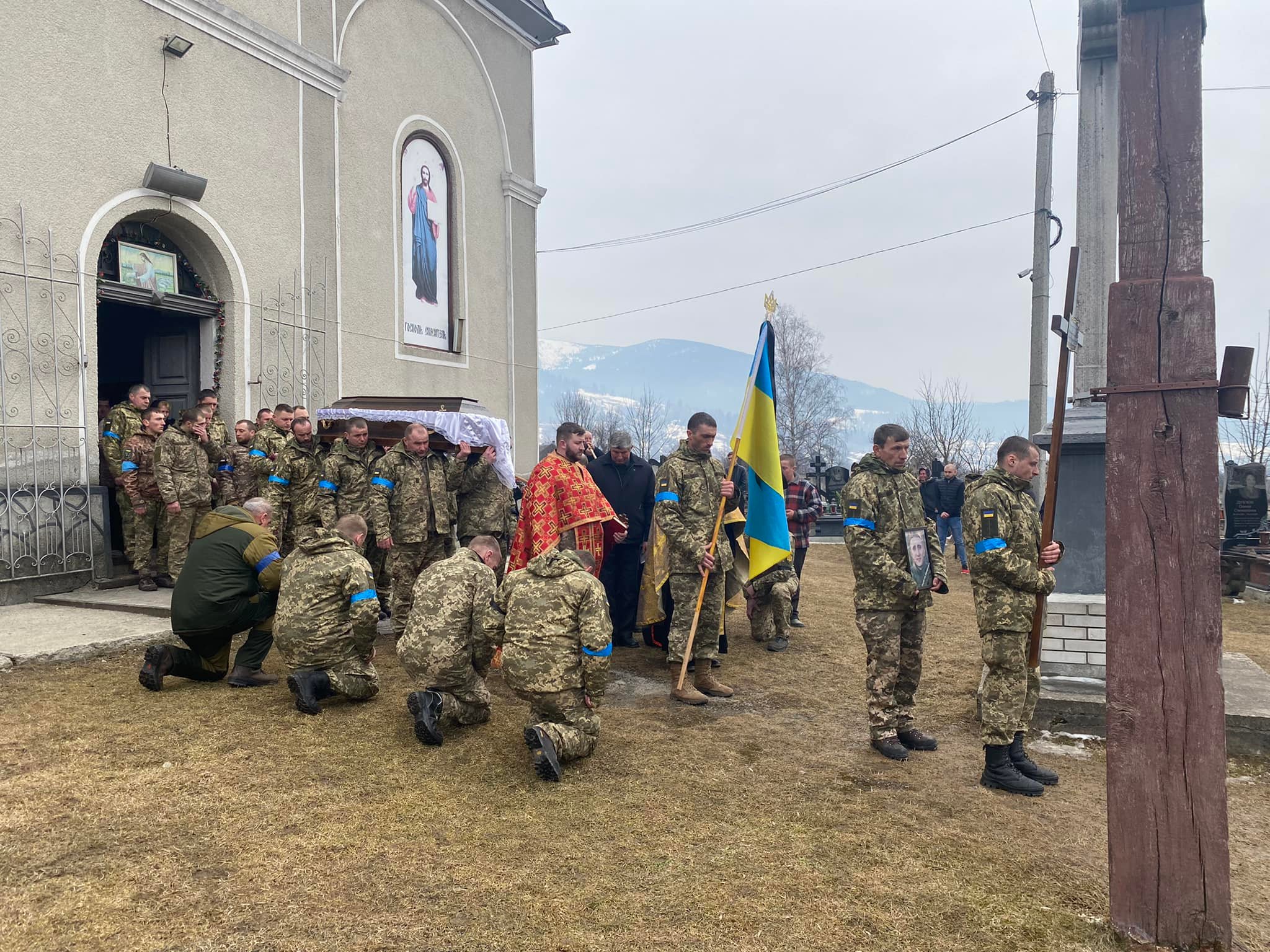 В Ясінянській громаді прощалися з полеглим Героєм Віктором Файбишем (ФОТО, ВІДЕО)