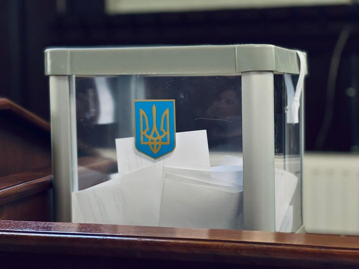 У Мукачівській міськраді припинили повноваження секретаря міськради від забороненої ОПЗЖ